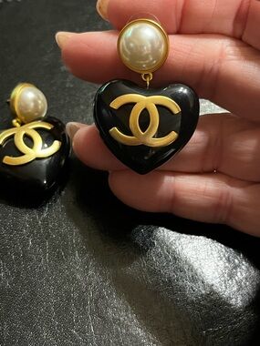 Vintage ChaneI 90s era Large Dangle Black Gold Heart Faux Pearl Earrings